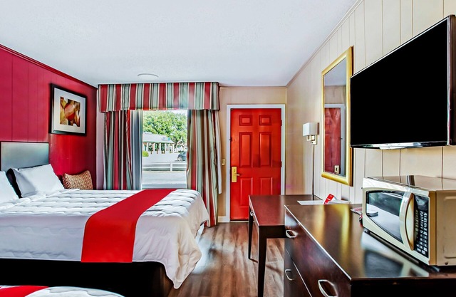Your Home Away From Home! 3 Great Units, Free Parking, Near Old House Plantation