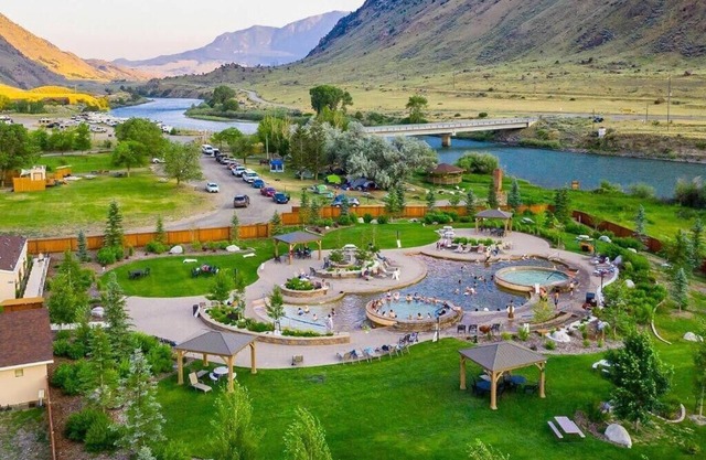 Your Ideal Retreat! Onsite Parking, Heated Pool