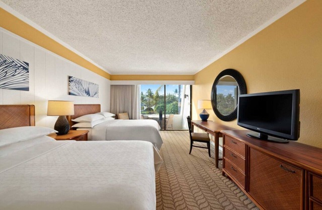 Your Kona Coast Adventure Starts Here! Outdoor Swimming Pool, Pet-Friendly Hotel
