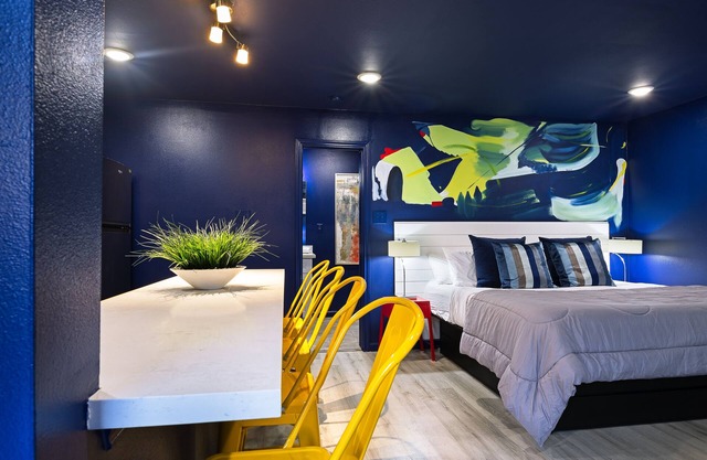 Your Montrose Studios! Sleeps 52/26BR/26BA/26PA