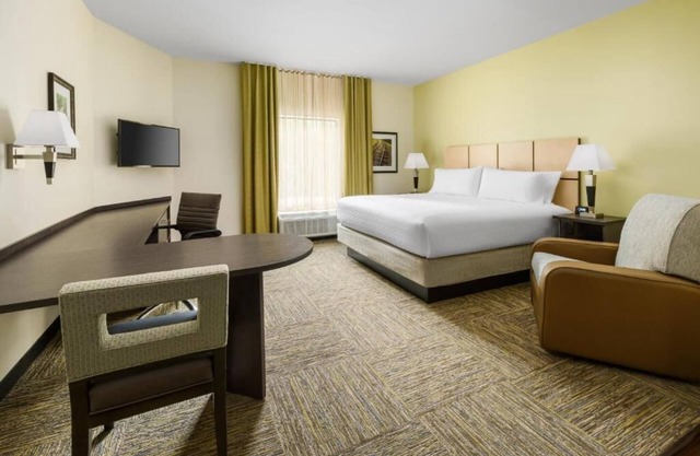 Your Orlando Adventure Awaits: Suite Living with Fitness Center!