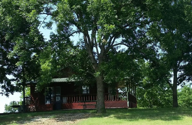 Votre propre cabane en rondins privée sur un ranch de 970 acres.