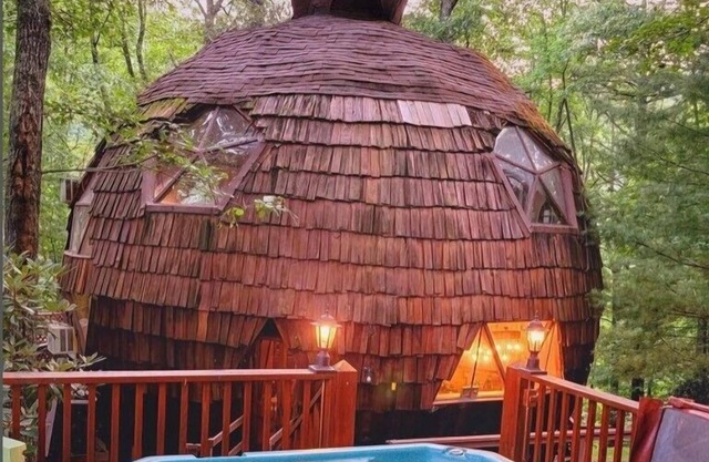 UNFORGETTABLE - Dôme géodésique privé sur 40 acres avec bain à remous et étang!
