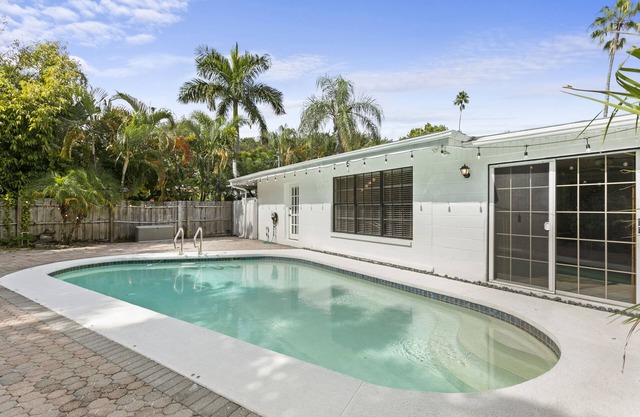 Your Perfect Island Oasis Awaits! Heated Pool!