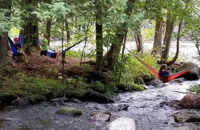Votre Perfect North Perch sur la rivière Peshtigo vous attend.