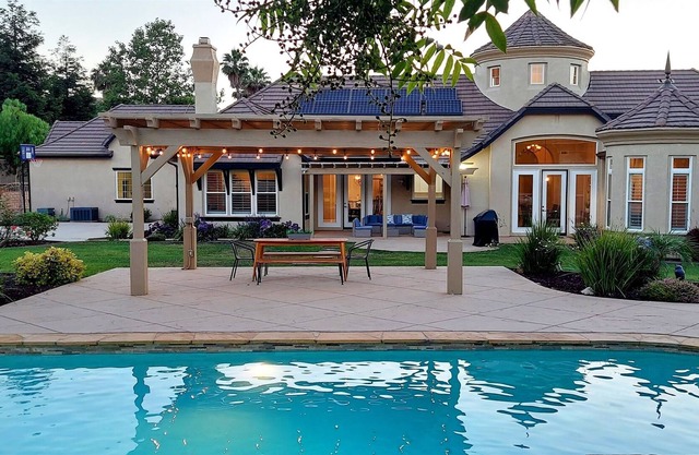Luxury Private Pool Estate!