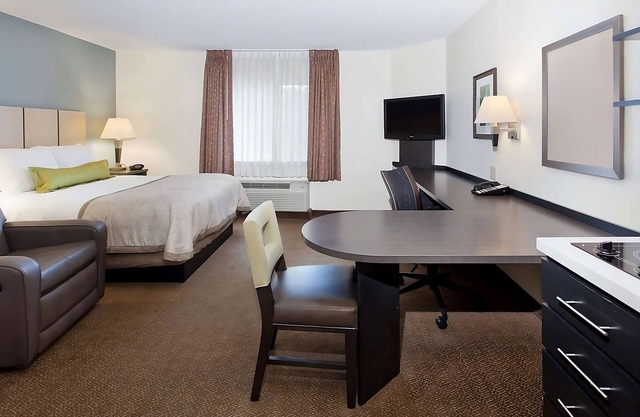 Your Relaxing Getaway Awaits! Family-friendly Room w/ Kitchen, Free Parking