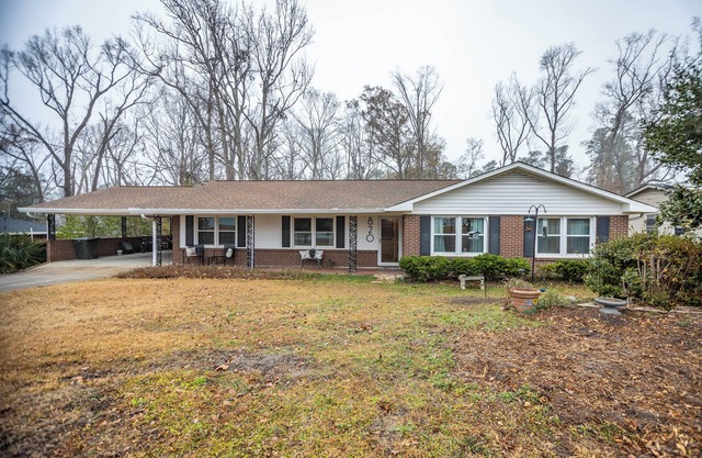 Your Retreat Home for Masters Week! Featuring 5 beds and a Hot Tub!