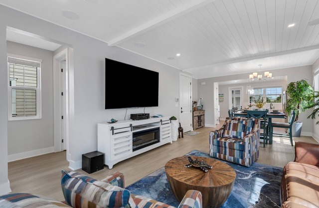 Your Smart Home Escape, Minutes from Anna Maria Island