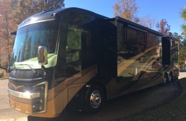 Your Vacation in Style! Enjoy your family on the Road with Comfort & Class!!
