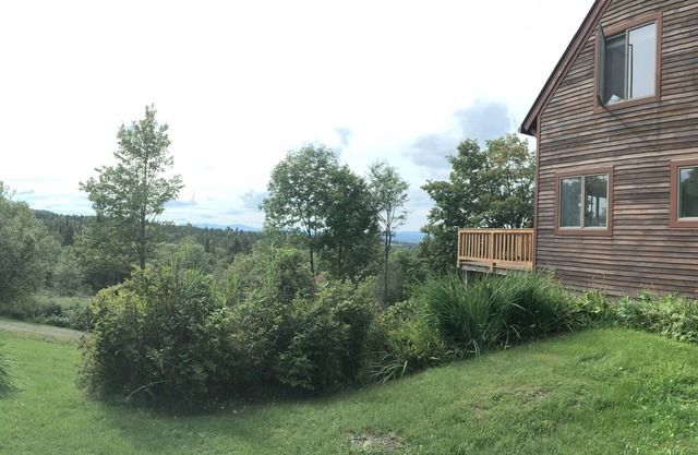 Votre lieu de villégiature dans le magnifique Royaume du Vermont. Superbes vues, étang privé.