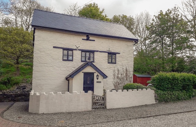 Yr Hen Felin, CARROG