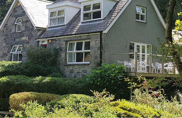 YR OCAR, pet friendly, character holiday cottage in Bethesda