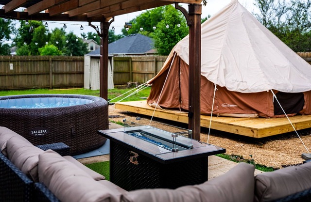 Yurt Experience In Backyard W/Hot Tub/Game Room - 10 mins to Walmart AMP