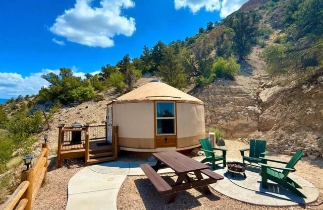 Yurt Overlook # 1 à l'East Zion Resort (Suite King)