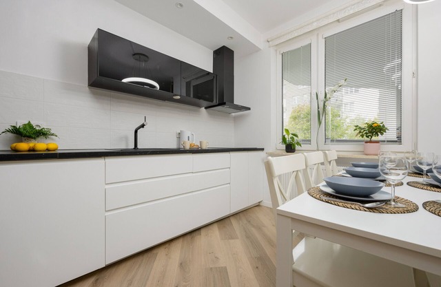 Złoty Potok 1 | Wifi, Pet-friendly, 2 Bedrooms, 2 Balconies, Parking, Warsaw