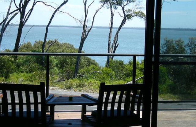 Lakeside Getaway Zara