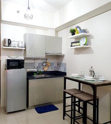 Zeke Suite At Beacon Tower Amorsolo unit 2330