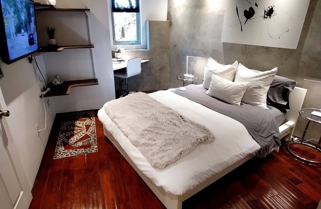 Zen Guest house Apt in the Hollywood hills