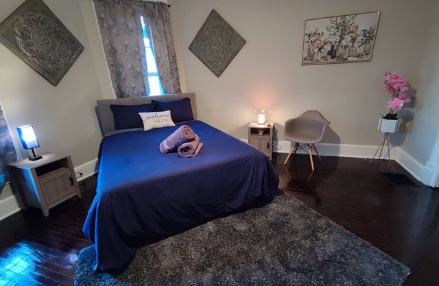 Zen Haven: Downtown Retreat in Indy with Queen bed