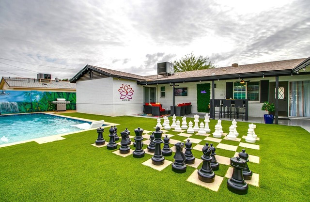 Cozy Zen home with Private heated Pool, gameroom+Mini golf+Foosball+Pool table