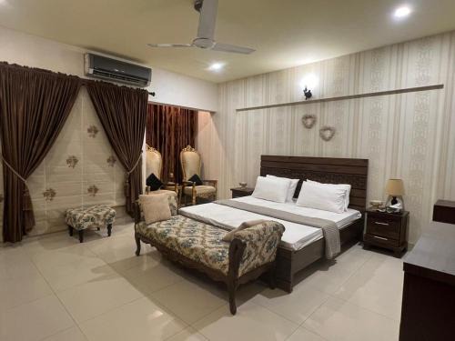 Zen Luxury Stay - 3BR Family Apartment DHA Phase 6 Nishat Commercial