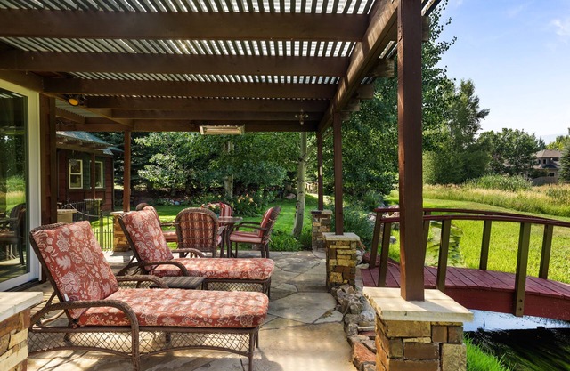 VRBO neuf!3-5NITE Min. Zen Home, Privacy Intensive, par Wholefoods, sentiers, vues