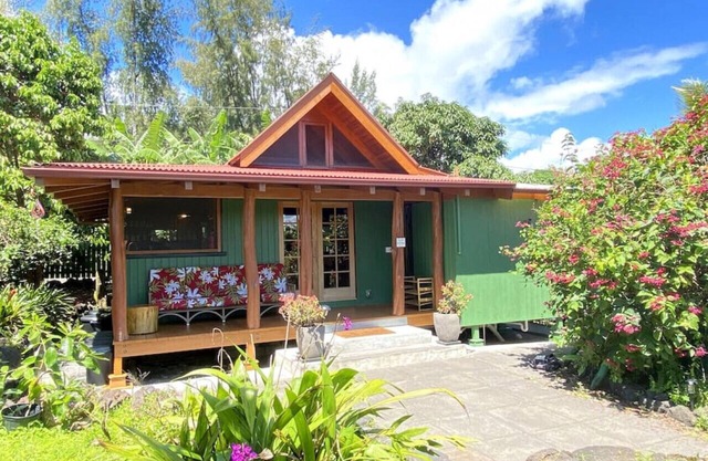 Zen-Style Sanctuary 🌺 2BR w/Bath Near Ocean