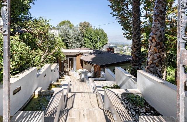 Zen Villa @ Hollywood Hills, Los Angeles by Universal Studio