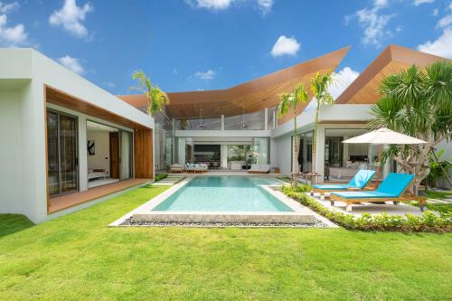 Zenithy Morden Pool and Garden Villa near Bangtao Beach