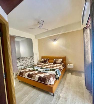 ZenRoofs- Studio Flat