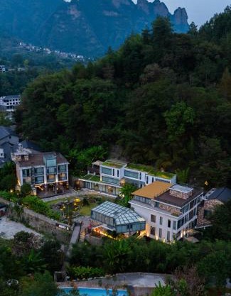 Zhangjiajie Rock language art hotel-Free pick up service