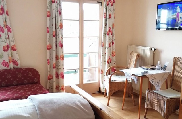 Zimmer Blumenwiese, Ostseite mit Balkon, 2. Etage, 21 qm