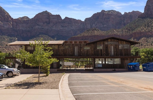 Zion Loft | Unit 5 Su