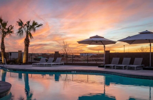 ZION VILLAGE RESORT "HEATED POOL SIDE 5 BDRM"