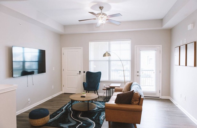 Zionsville Luxury 1BR w/ Balcony