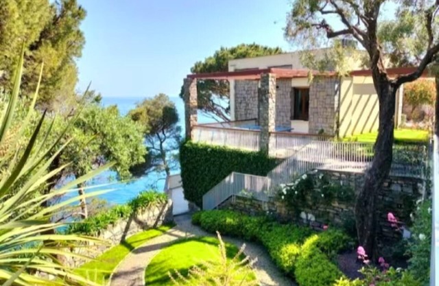 Zoagli, 15km de Portofino. Pool and sea view with private access to the water.