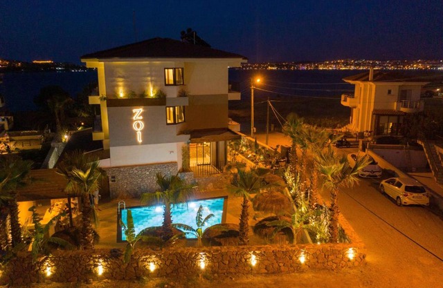 ZOİ CUNDA