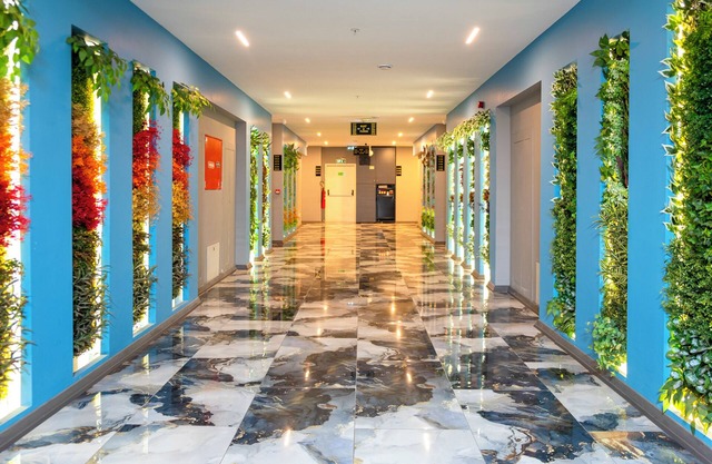 Zoom Hotel