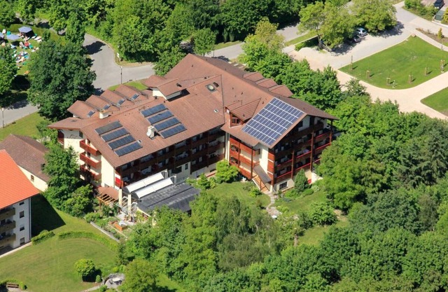 Appartement deux pièces avec balcon et jardin commun