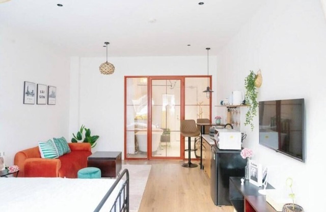 ZY 4. Little Saigon Balcony -- Riverside Vibrant D1