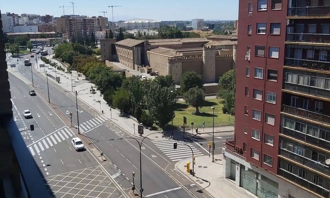 La Almozara Maison | Appartement Confortable avec vue sur le Palais de l'Aljaferia