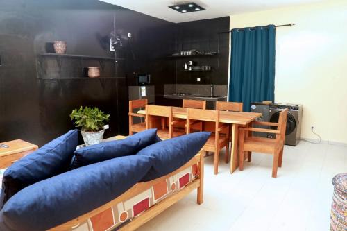 La Somone Appartement | à 80 metres de la plage appartement avec entrée indépendante de 1 salon 1 chambre 2 salles de bain