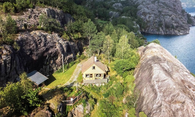 Kvinnherad Maison | Åkrafjorden by Interhome