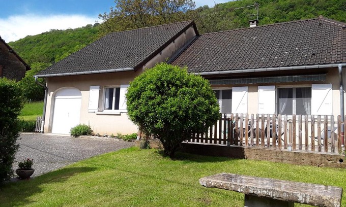Nevy-sur-Seille Maison | Écho de la vallee