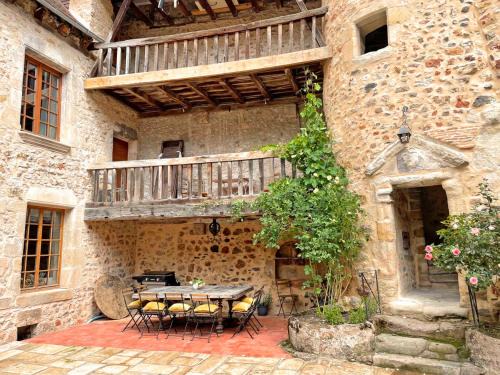Herisson Maison | Élégant cottage médiéval restauré avec piscine, cheminée, proche du golf et attractions culturelles - FR-1-489-335