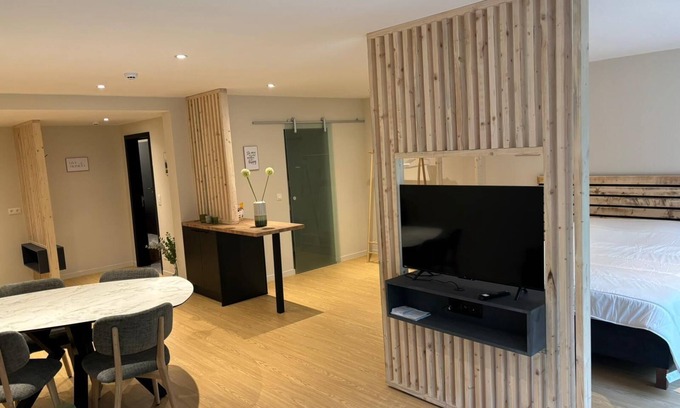Herstal Appartement | Élégant Loft Près de Liège avec jardin