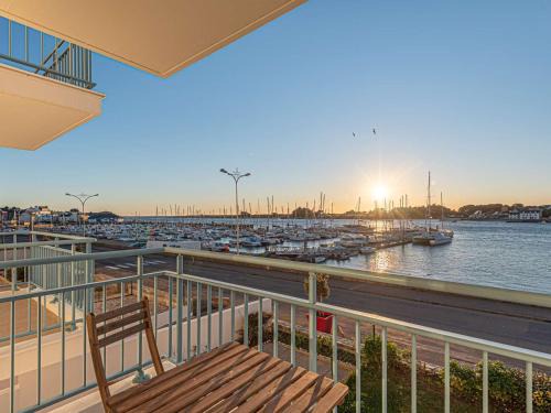 Etel Appartement | Étel - Appart 42m² - 2 pièces, Wifi, Parking, à 450m du centre et 750m des plages - FR-1-479-196