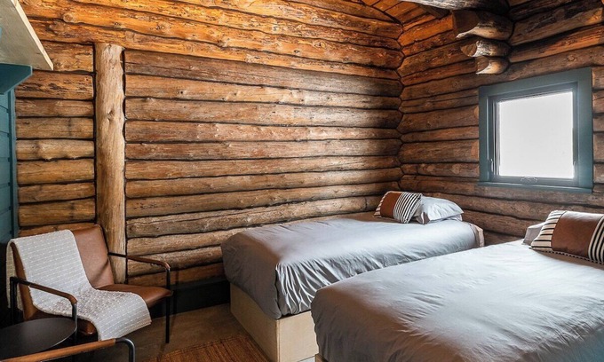 Saint-Simeon Cabine | ÖBois Charlevoix: L'Écurie 4 (chambre)