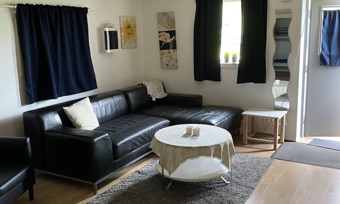 Farjestaden Cottage | Öländsk och Idyllisk Stuga i Algutsrum.närafina Sandstränder och Ölandsdjurpark